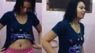 Indian flashes her XXX boobs getting dressed after the sex shower