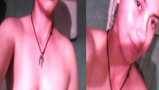 Indian doesn't hide her XXX boobs and opens them for a sex video