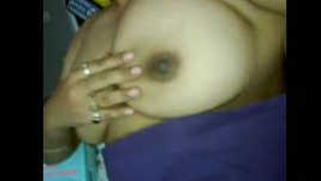 Housewife touches her hard XXX nipple and bares slit in Indian sex video