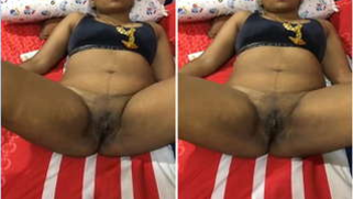 Hot Desi aunty stays on all fours showing she is ready for XXX sex