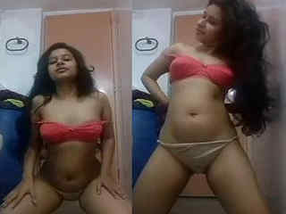 Indian wife is home alone so she can perform a webcam naked porn show |  AllSex.XXX