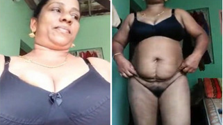 Indian with attractive XXX body wants to be a sex model and poses