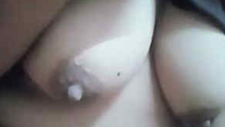 Virgin Indian boy manages to see sexy breasts thanks to XXX stepmom