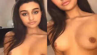 Sexy body of XXX Indian model with navel piercing drives guys crazy