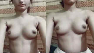 Selfie sex video of innocent Desi sexpot with attractive XXX tits