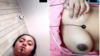 Sex video chat with Indian belle who massages her XXX twat on cam