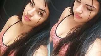 Indian woman films her sex vagina and gives it XXX pleasure with fingers