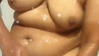 Indian MILF loves soaping and washing her sex body in close-up XXX video