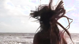 Indian girl needs sex action and exposes her XXX parts in the ocean | XXX Video on AllSex.XXX