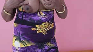 Female narcissist adores XXX curves and shows sexy body at every opportunity