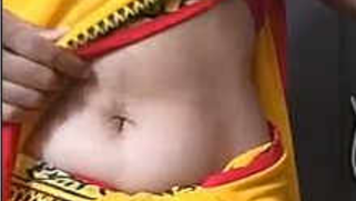 Juicy boobs and hairy XXX gap are two sexy things that Desi woman proudly shows