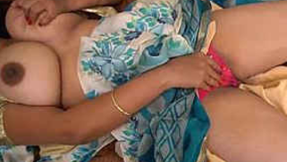 Excitement is so strong that Indian woman won't refuse sex with XXX macho