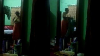 Virgin stud has no sex so he films XXX video of Indian landlady