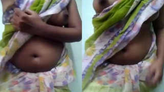 Desi girl doesn't show face but guys can see sexy tits and XXX gap