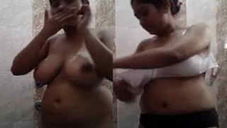 Desi girl satisfies BF's sex dreams by recording XXX relax in shower