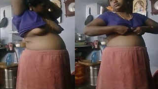 After sex affair chubby Desi woman permits lover to take look on XXX tits