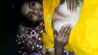 Desi52 bhabhi indian aunty show new yellow saree in village | XXX Video on AllSex.XXX