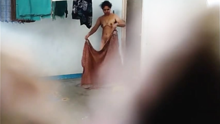 Local Desi52 village hidden cam! indian aunty change new saree