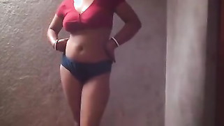 Desi52 aunty stripping her green-red saree and exposing her awesome figure! | XXX Video on AllSex.XXX
