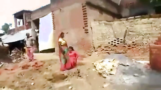 No sex but hot XXX boobs flashing from scandalous Paki stepsister