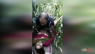 Fast sex of a mature Paki dude and XXX stepdaughter in the field | XXX Video on AllSex.XXX