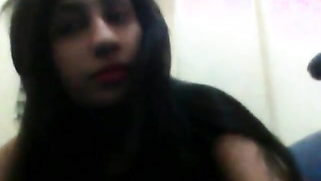 Amateur Paki beauty plays with her big XXX tits and seduces on sex