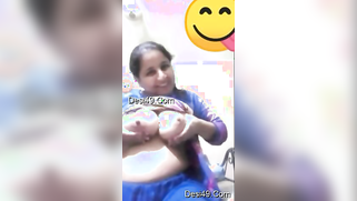 Cool sex webcam show with Paki XXX auntie revealing huge breasts | XXX Video on AllSex.XXX