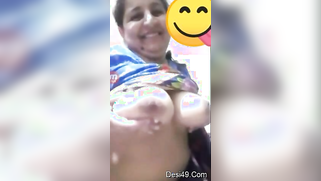 Cool sex webcam show with Paki XXX auntie revealing huge breasts | XXX Video on AllSex.XXX