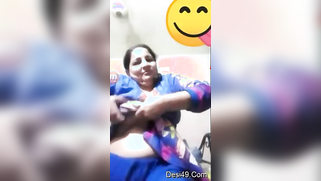 Cool sex webcam show with Paki XXX auntie revealing huge breasts | XXX Video on AllSex.XXX