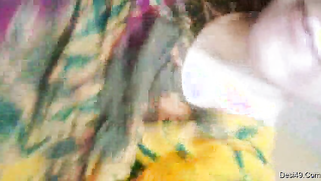 Amateur Paki hussy shows XXX tits and booty ready to have good sex