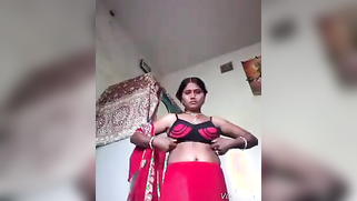 Paki XXX webcam model teases sex-hungry male with her big breasts | XXX Video on AllSex.XXX