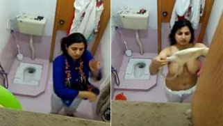 Hungry for sex dude XXX records his Paki stepsister in the shower | XXX Video on AllSex.XXX