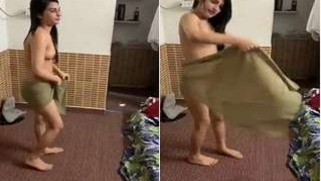 Luscious Paki XXX brunette dances all nude and seduces guys on sex | XXX Video on AllSex.XXX