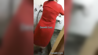 Hubby XXX records Paki wife peeing and gets her twat ready for sex | XXX Video on AllSex.XXX