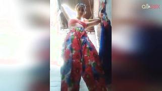 Indian girl with cute face gets naked and washes slit on the camera