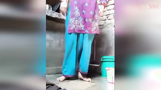 Horny Desi aunty films her steamy bathing outdoor for your viewing pleasure | XXX Video on AllSex.XXX