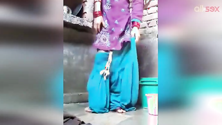 Horny Desi aunty films her steamy bathing outdoor for your viewing pleasure | XXX Video on AllSex.XXX