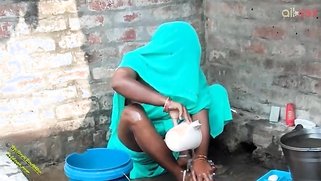 Modest Indian MILF hides face while exposing boobies and pussy on cam | XXX Video on AllSex.XXX