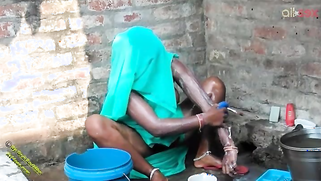 Modest Indian MILF hides face while exposing boobies and pussy on cam | XXX Video on AllSex.XXX