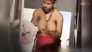 Outdoor bathing sexy Desi aunty beauty rubs her pussy under water | XXX Video on AllSex.XXX