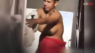 Outdoor bathing sexy Desi aunty beauty rubs her pussy under water | XXX Video on AllSex.XXX