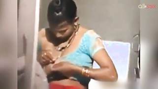 Outdoor bathing sexy Desi aunty beauty rubs her pussy under water | XXX Video on AllSex.XXX