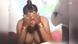 Outdoor bathing sexy Desi aunty beauty rubs her pussy under water | XXX Video on AllSex.XXX