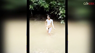 Fuckable Desi aunty bathes outdoor and shows off her hairy pussy | XXX Video on AllSex.XXX