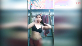 Indian chick changes on camera showing off beautiful natural breasts | XXX Video on AllSex.XXX
