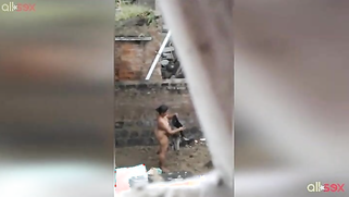 Fatty Desi housewife changes but neighbor manages to film her naked | XXX Video on AllSex.XXX