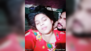 Desi girl in red sari kisses bearded man who films their lips merging | XXX Video on AllSex.XXX