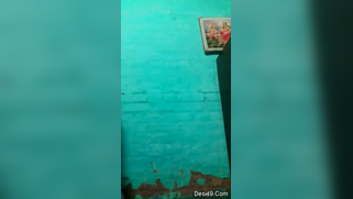 Teen performs amateur webcam sex show and strips down in the bathroom | XXX Video on AllSex.XXX