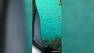 Teen performs amateur webcam sex show and strips down in the bathroom | XXX Video on AllSex.XXX