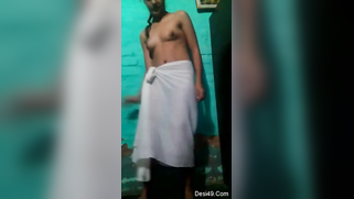 Teen performs amateur webcam sex show and strips down in the bathroom | XXX Video on AllSex.XXX